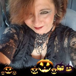 Meet your Posher, Monica